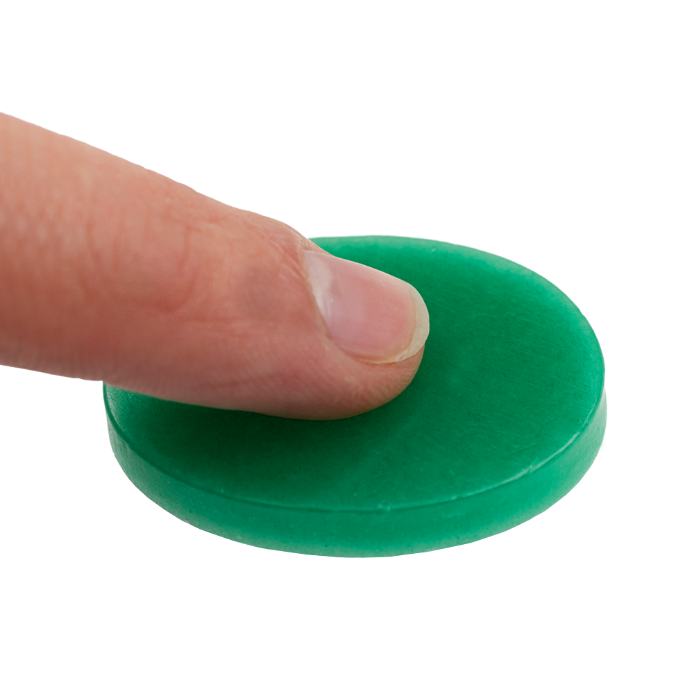 604_Fingerwachs_2 Fingerwachs für besseren Halt beim Dartspiel. Die Abbildung zeigt einen Behälter mit Wachs.