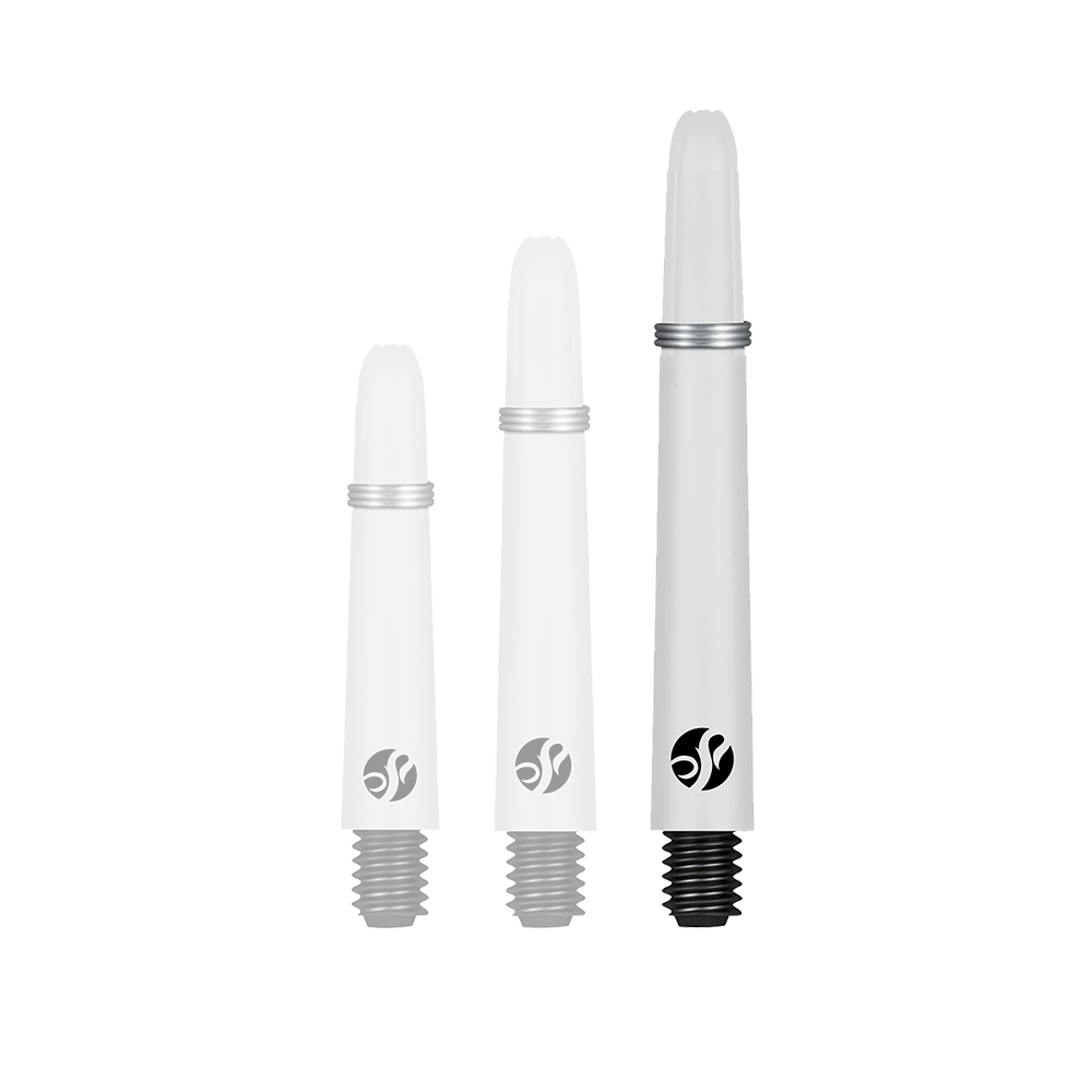Shot Koi Carbon Shafts - Bianco Das Bild zeigt drei weiße Dartschäfte in unterschiedlichen Längen. Jeder Schaft hat einen schwarzen Schraubgewinde und einen silbernen Ring.