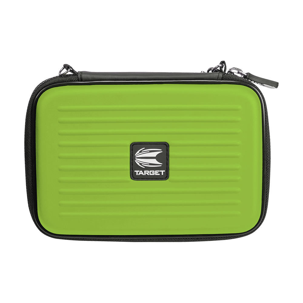 125858_Target_Takoma_XL_Dartwallet_Gr-n_1 Auf dem Bild ist das Produkt "Target Takoma XL Dartwallet" zu sehen. Es handelt sich um ein grünes Etui mit schwarzem Reißverschluss und einem Target-Logo in der Mitte.