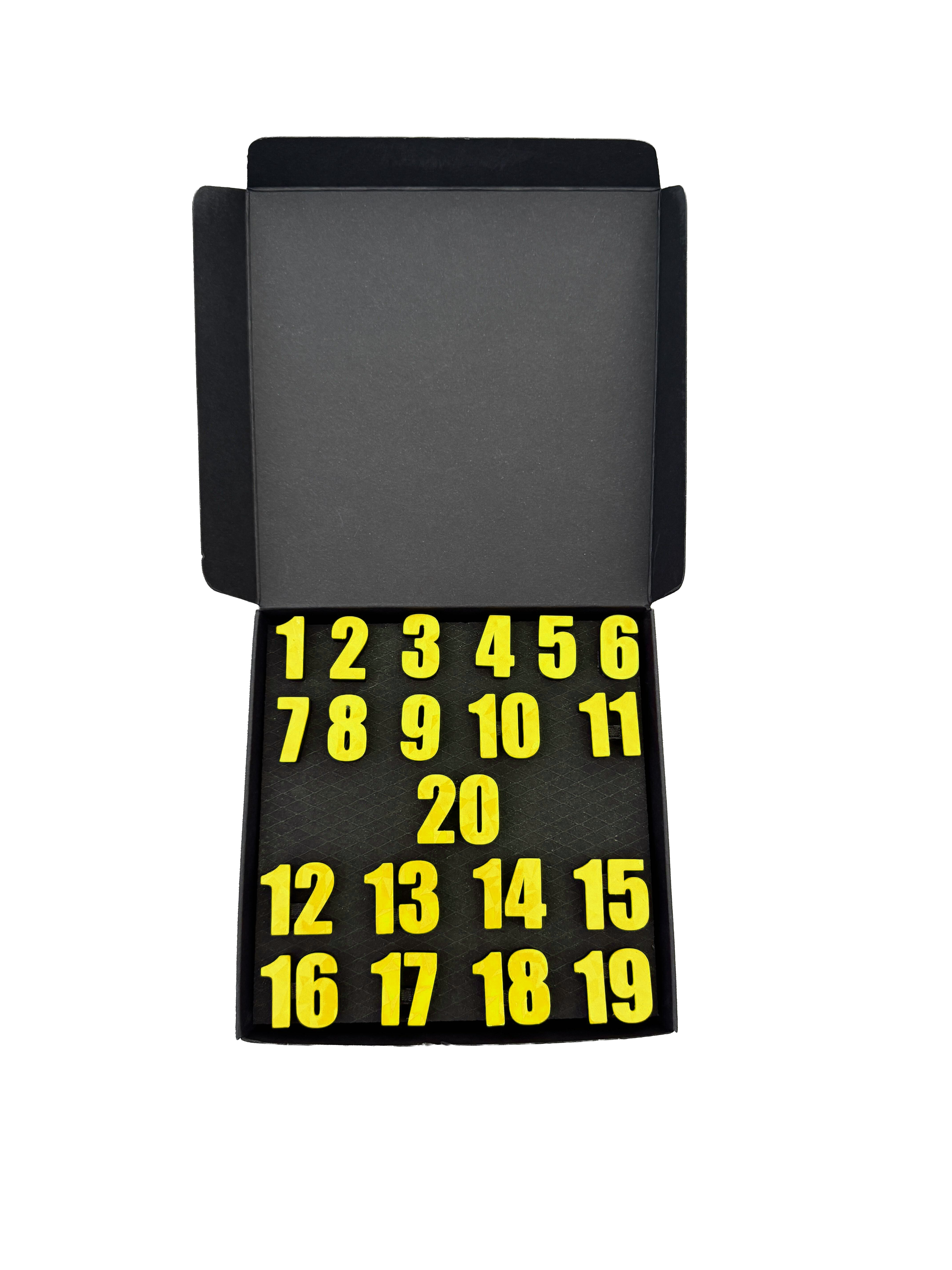 Anelli numerati per freccette McDart / Anello numerato classico Es ist eine Classic-Box in Gelb dargestellt. Die Box besitzt ein klassisches Aussehen.