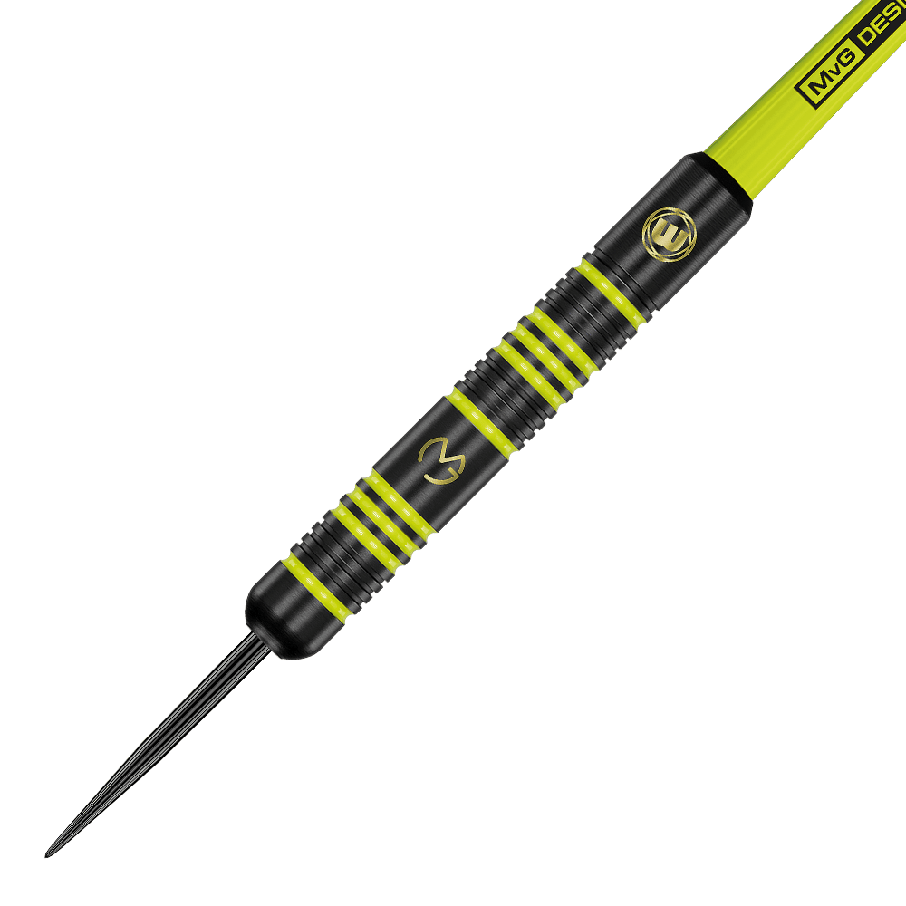 1233_Winmau_Michael_Van_Gerwen_MvG_Ambition_Steeldarts_2 Das Bild zeigt einen Winmau Michael Van Gerwen MvG Ambition Steeldart. Der Dart ist überwiegend schwarz mit gelben Akzenten und Gravuren.