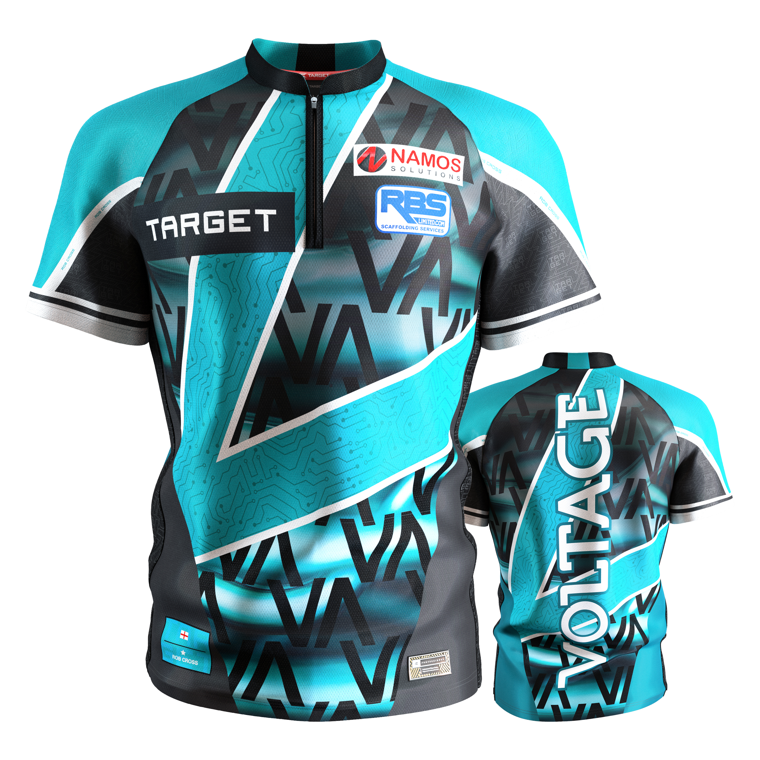 Maglietta da freccette Target Coolplay Rob Cross 2025 Das Bild zeigt das "Target Coolplay Rob Cross 2025 Dartshirt" in den Farben Türkis, Schwarz und Weiß mit modernen Mustern. Auf der Vorderseite sind Sponsorenlogos und auf der Rückseite steht groß das Wort "VOLTAGE".