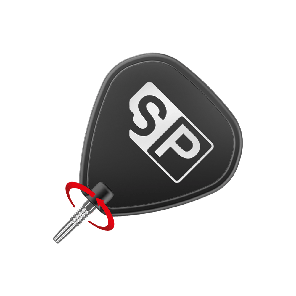Punte per freccette Target Swiss Point Silver Das Bild zeigt eine silberne Dartspitze, die an einem schwarzen Dartflight mit der Aufschrift "SP" angebracht ist. Ein roter Pfeil deutet darauf hin, dass die Spitze gedreht oder gewechselt werden kann.