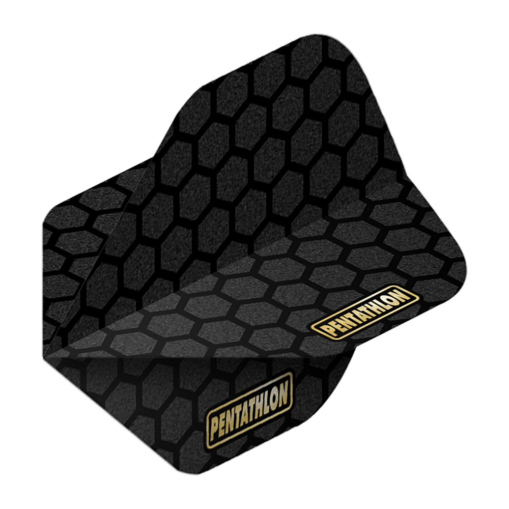 Voli Pentathlon RT Honeycomb Das Bild zeigt ein Dartflügel mit dem Namen „Pentathlon RT Honeycomb No2 Standard Flights“. Das Design ist schwarz mit einem grau-schwarzen Wabenmuster und dem Pentathlon-Logo.