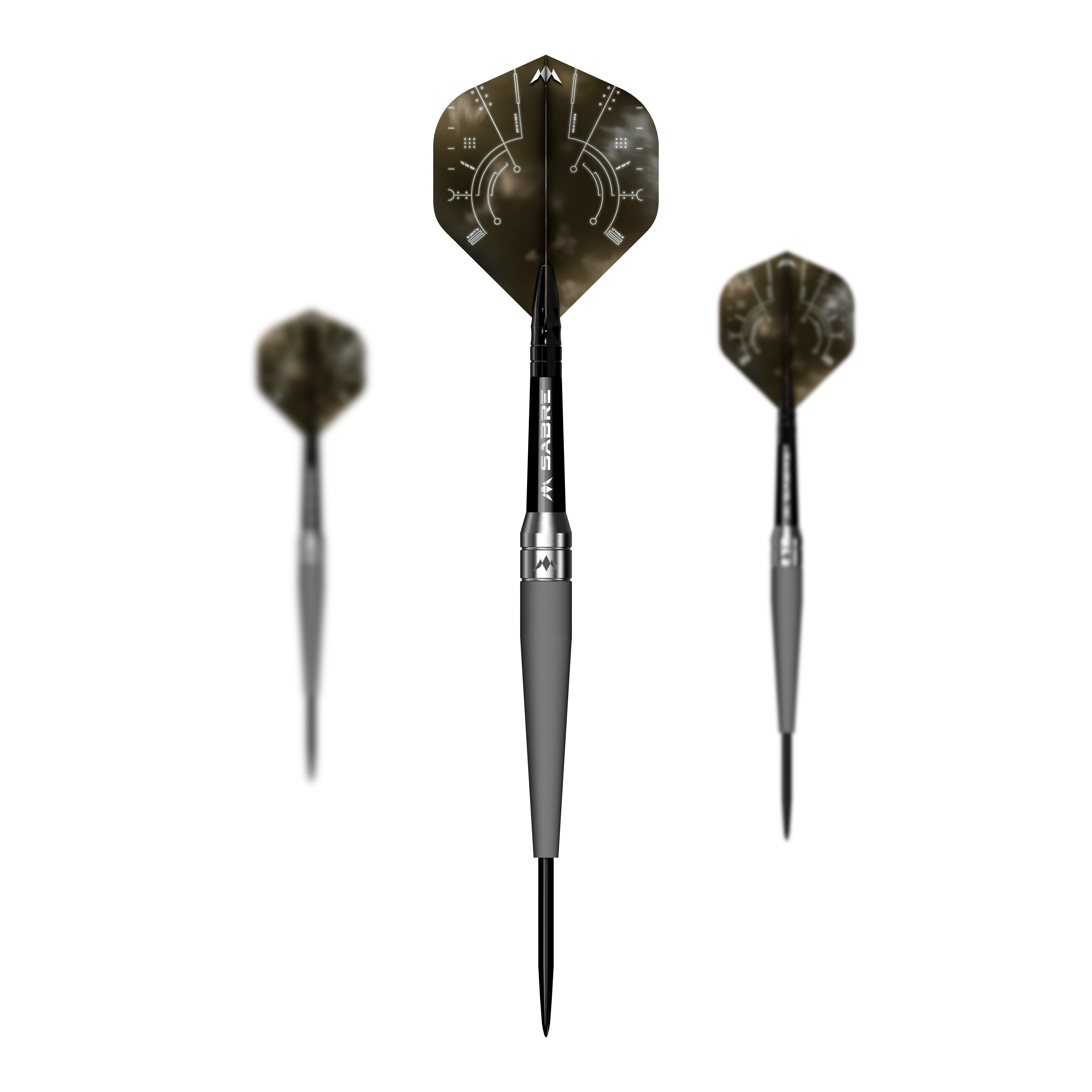 Freccette in acciaio della Missione Saturn Titan Das Bild zeigt drei Steeldarts des Produkts „Mission Saturn Titan“. Die Darts haben eine schwarze Spitze, einen silbernen Körper und auffällige Flights mit einem futuristischen Design.