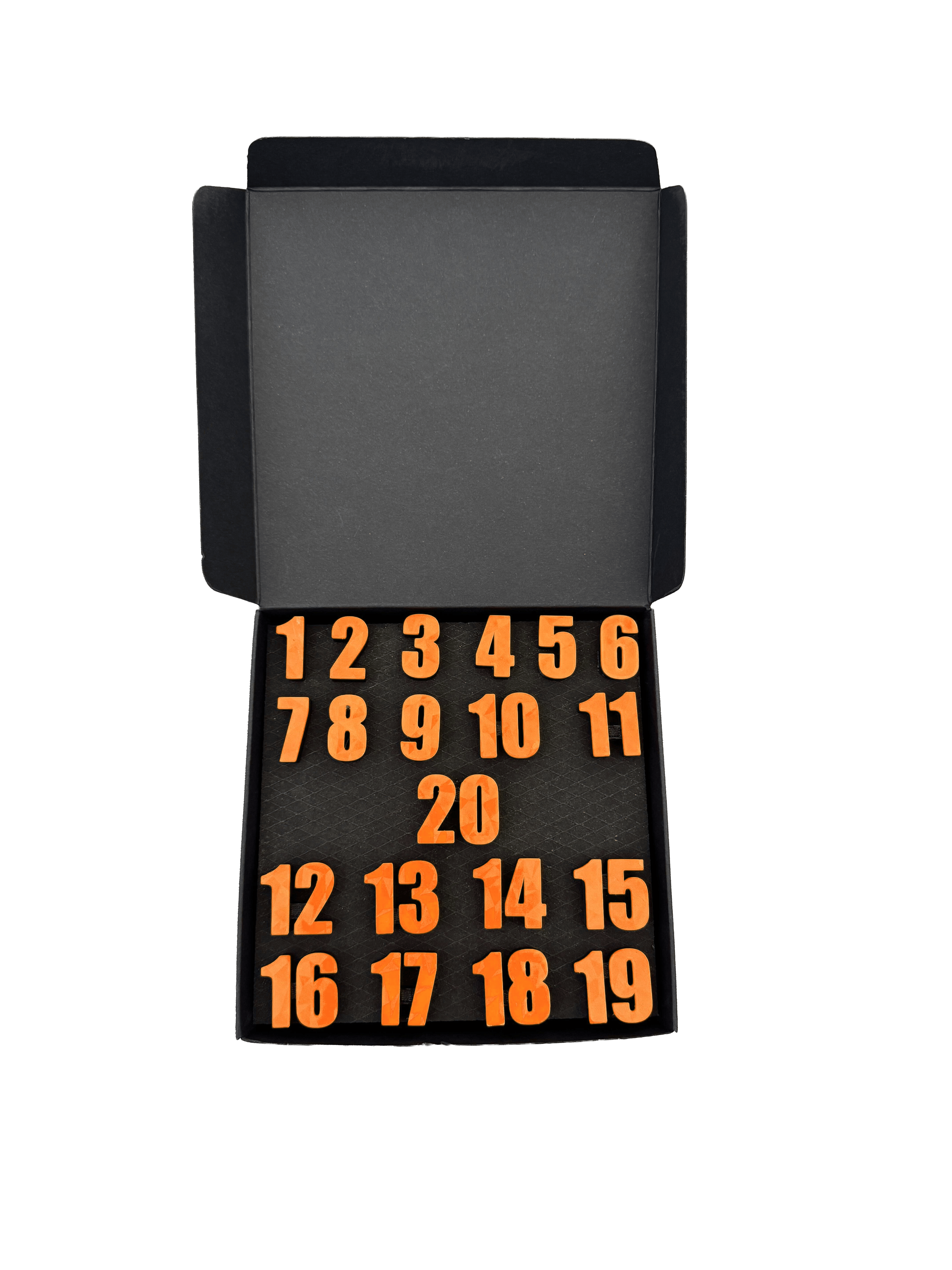 Anelli numerati per freccette McDart / Anello numerato classico Das Bild zeigt eine Box mit der Aufschrift Classic Orange. Die Verpackung ist im gleichen Stil gehalten.