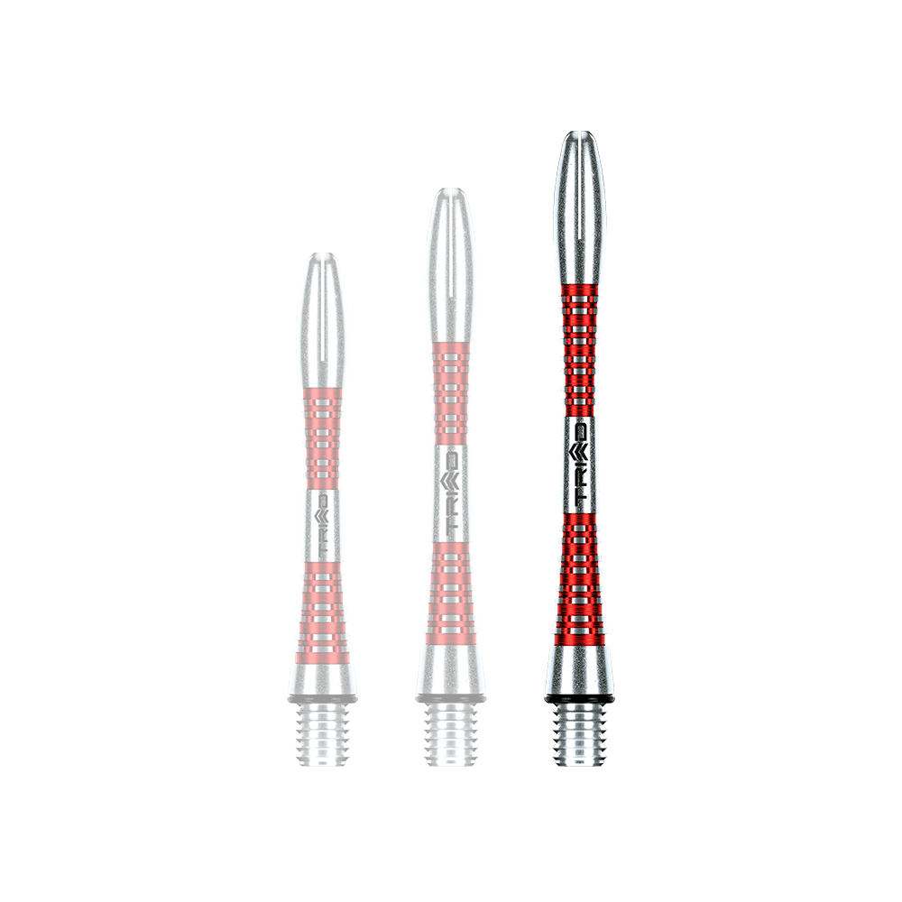 7013-202_Winmau_Triad_Aluminium_Shafts_Rot_46mm_1APDhwbmqJ84iR Das Bild zeigt drei unterschiedlich lange, rot-silberne Dartschäfte aus Aluminium. Sie stehen nebeneinander aufrecht auf einem grünen Hintergrund.