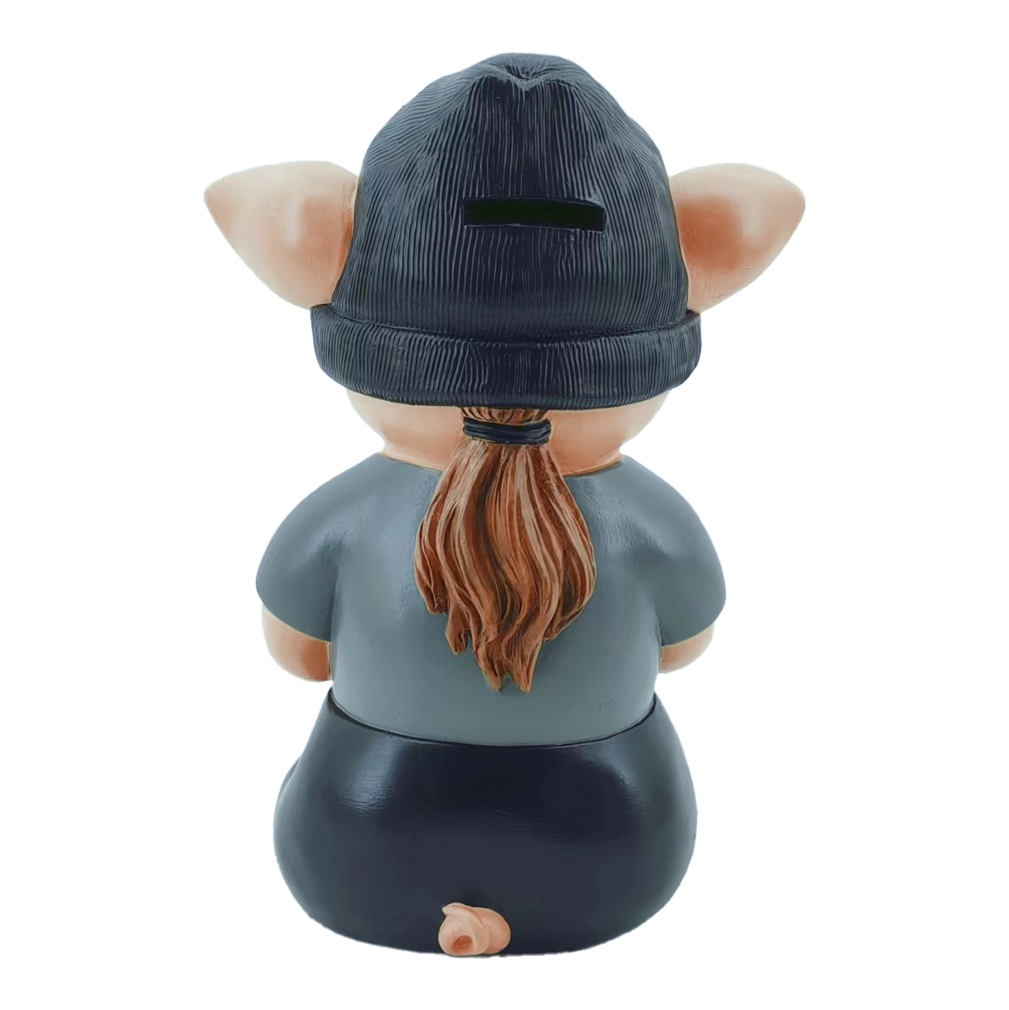 Markus Krebs Frase Maiale Das Bild zeigt eine Sparbüchse in Form eines Schweinchens mit Mütze und Zopf. Die Figur sitzt mit dem Rücken zur Kamera und trägt ein graues Shirt.