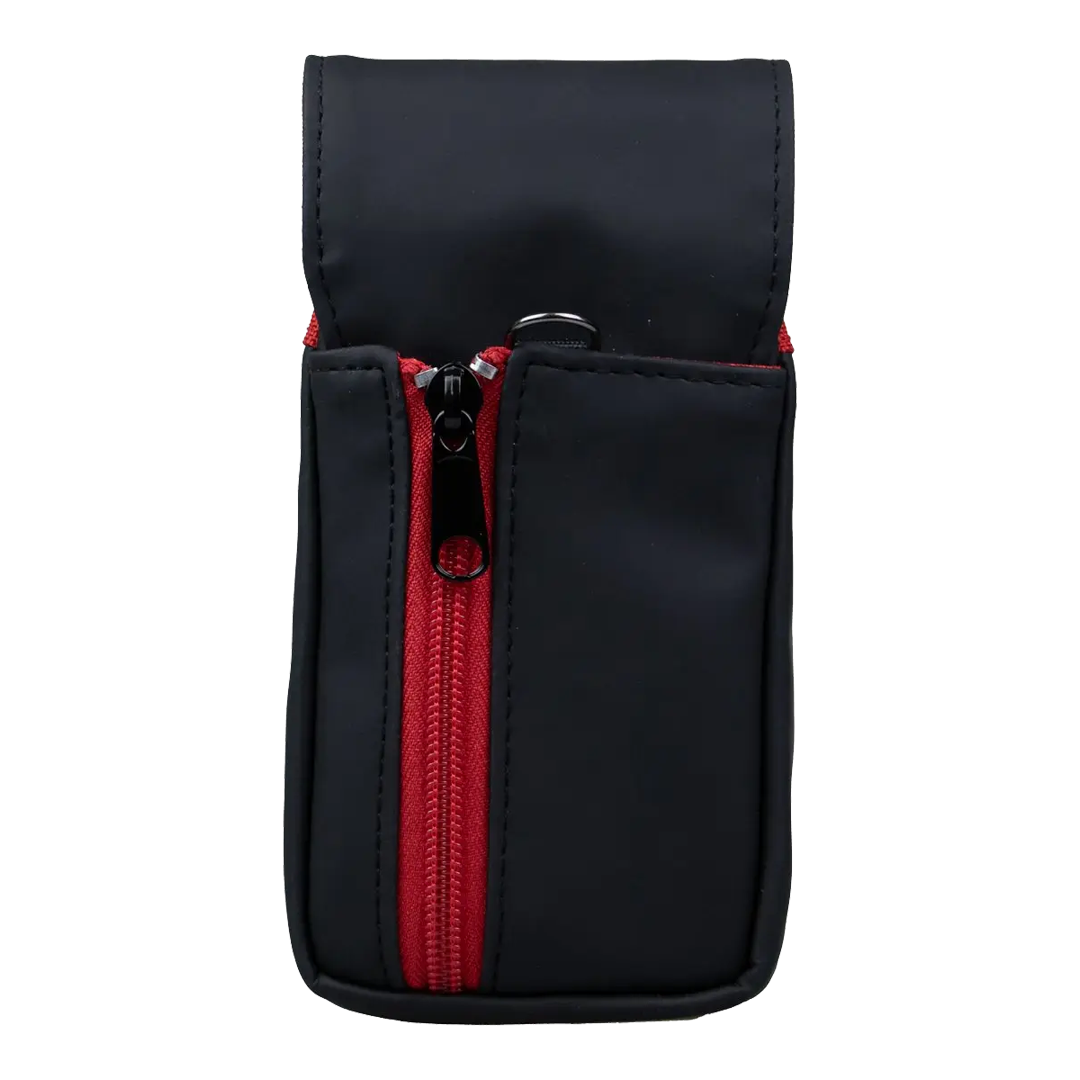 Gezeigt wird das Bulls NL Spacecase Softcase Schwarz-Rot. Das Etui ist für Darts und Zubehör konzipiert.