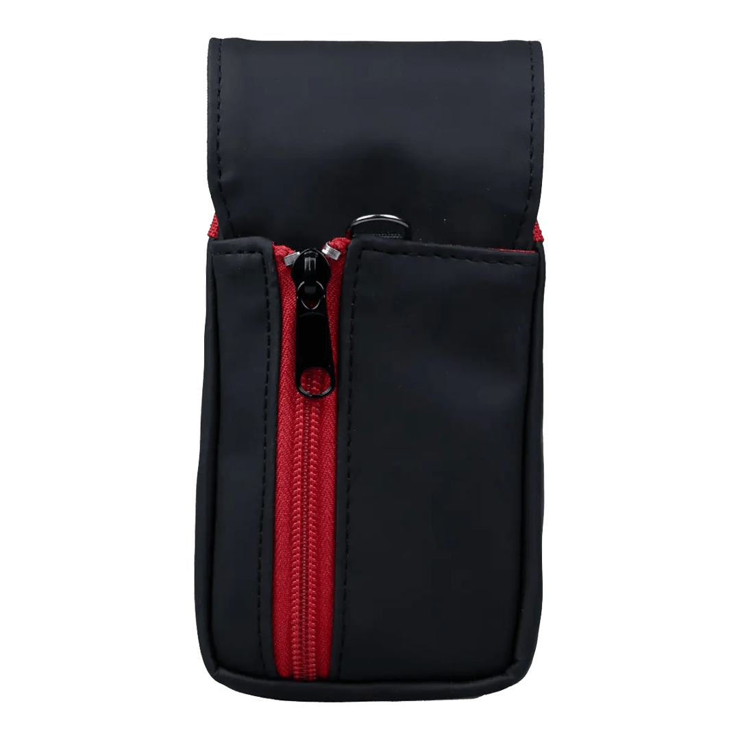 Bulls NL Spacecase Softcase Nero-Rosso Gezeigt wird das Bulls NL Spacecase Softcase Schwarz-Rot. Das Etui ist für Darts und Zubehör konzipiert.
