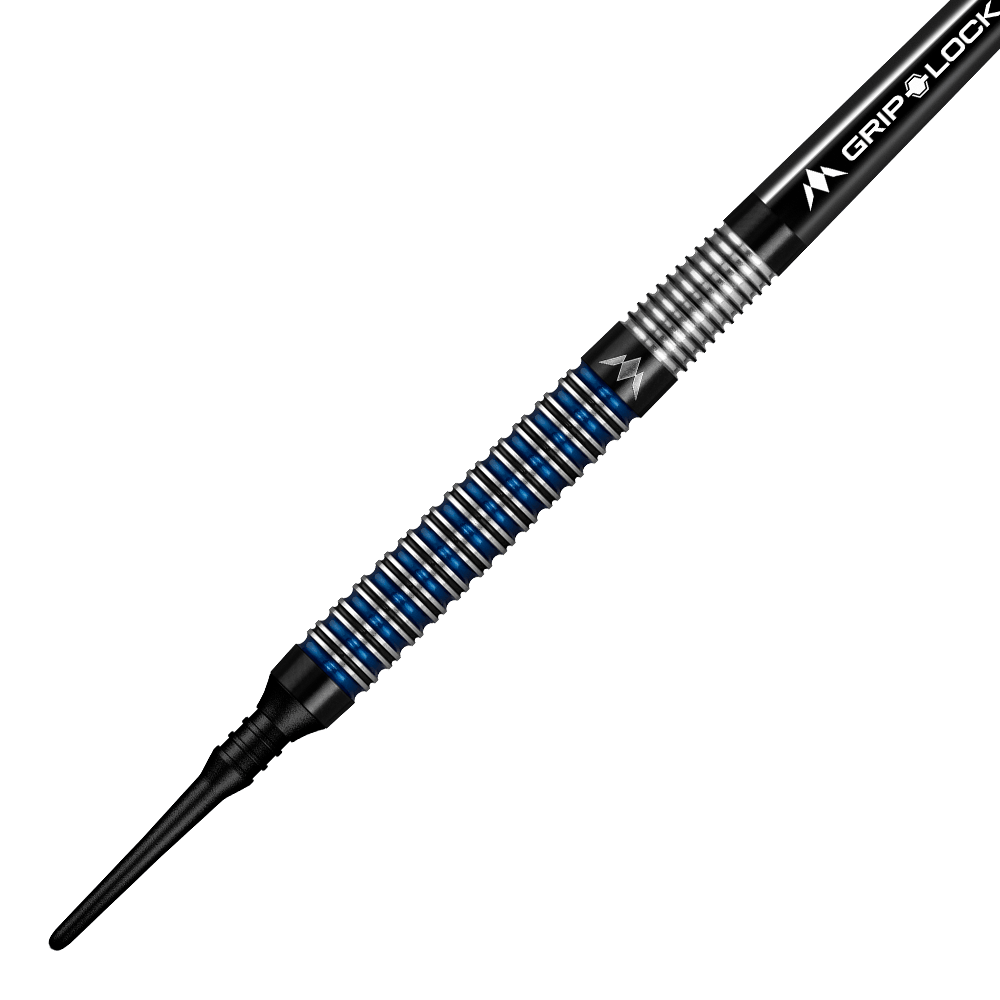 Freccette morbide Mission Nightfall Model 1 Das Bild zeigt einen Mission Nightfall Model 1 Softdart mit einem schwarzen und blauen Ringdesign am Griff. Der Dart besitzt eine feine Riffelung für besseren Halt und eine schwarze Softspitze.