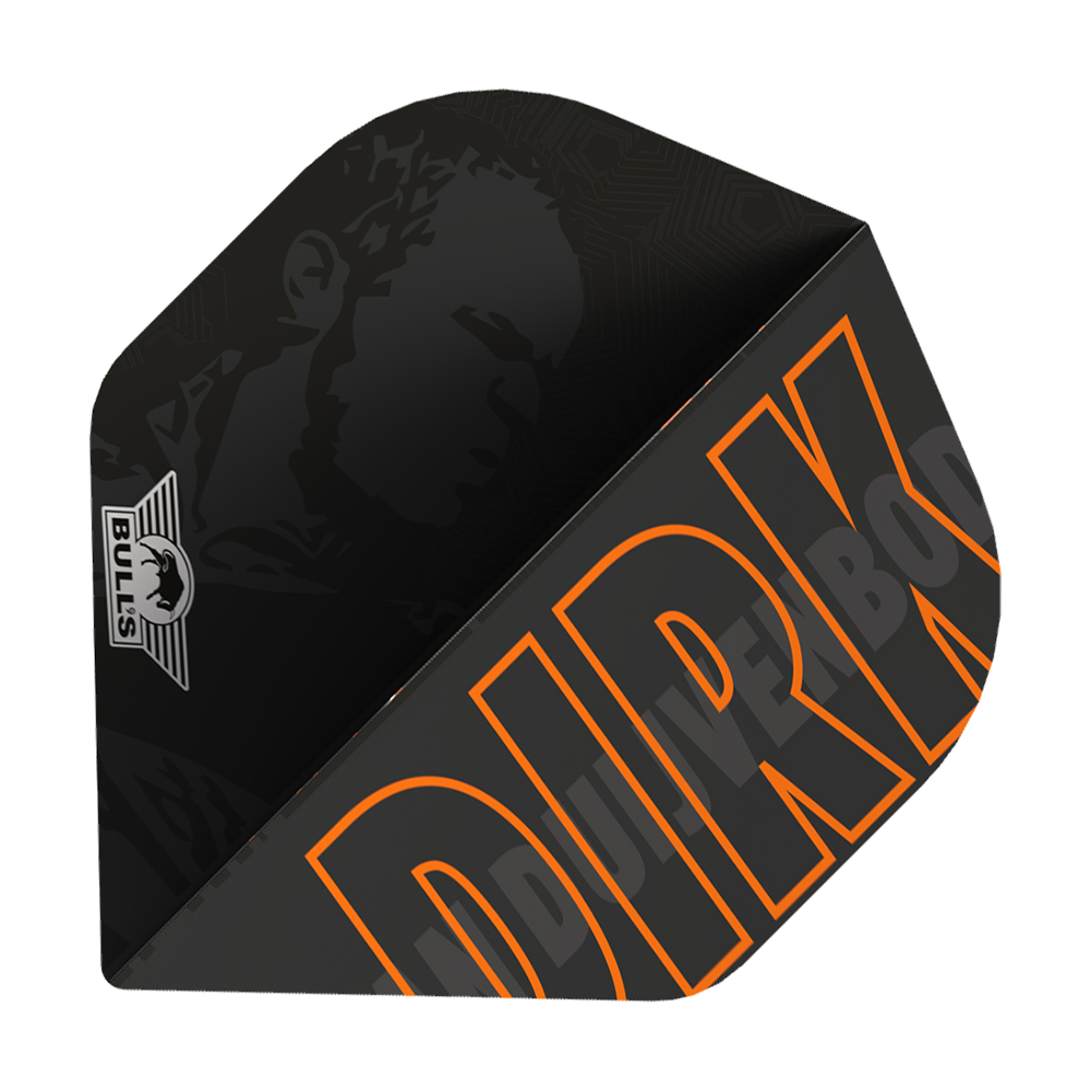 Bulls NL Player 100 Dirk Van Duijvenbode No2 Voli standard Das Bild zeigt ein schwarzes Dartflight mit dem Namen "DIRK" in großen orangefarbenen Buchstaben. In der Ecke ist das Bulls-Logo zu sehen und im Hintergrund ist ein Porträt schattiert dargestellt.