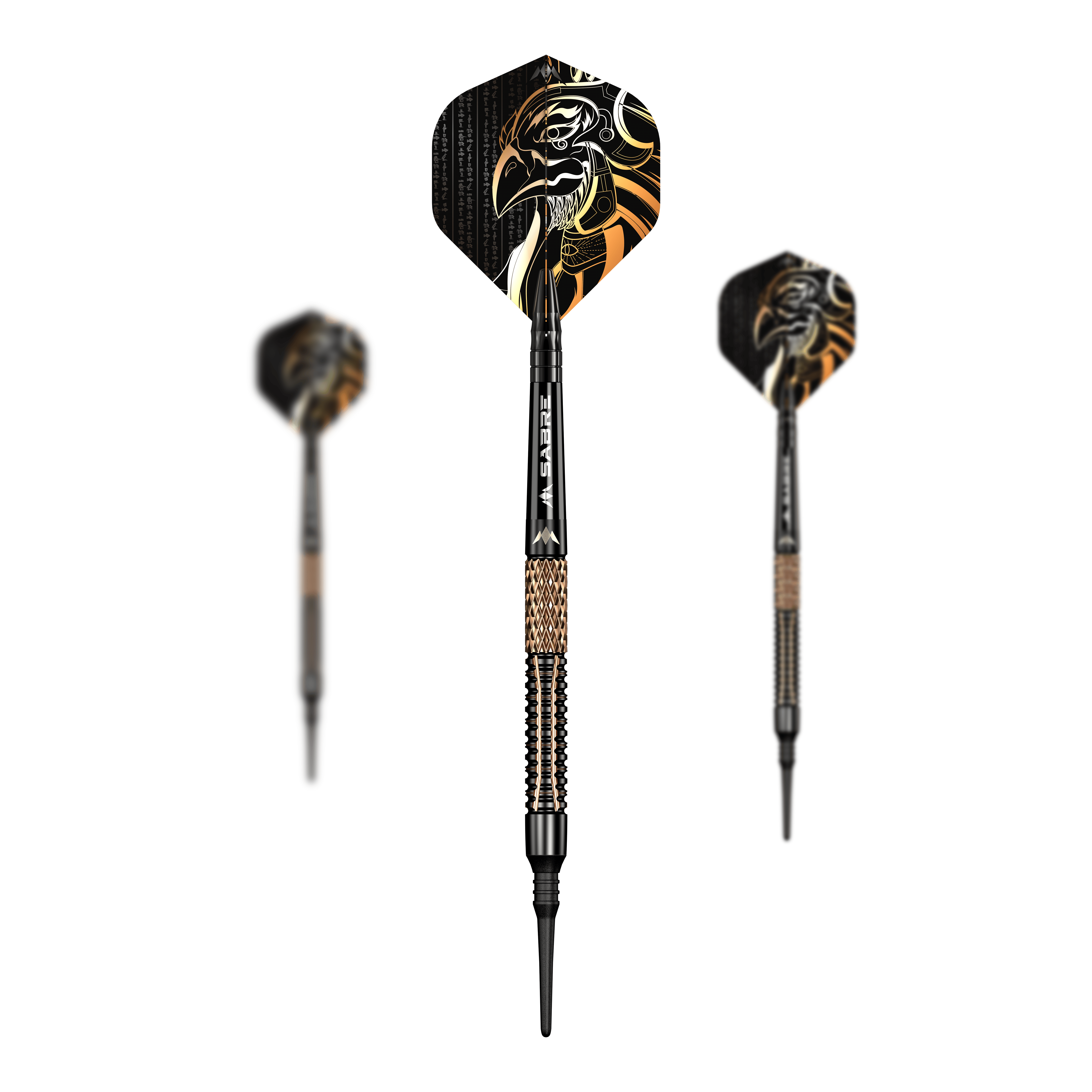 Freccette morbide Mission Horus - 19 g Das Bild zeigt drei Softdarts des Modells „Mission Horus Softdarts - 19g“. Die Flights sind mit einem auffälligen, gold-schwarzen Falkenmotiv gestaltet.