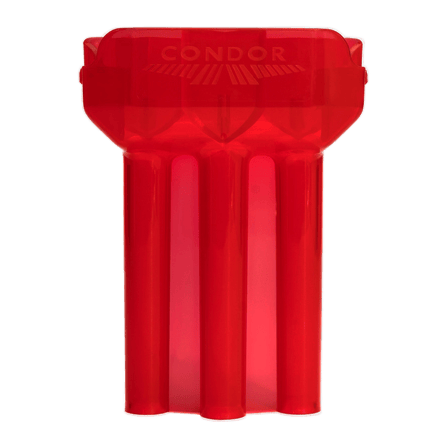 Das Bild zeigt ein rotes, durchsichtiges Dart-Etui der Marke Condor. Das Etui hat drei längliche Fächer für Dartpfeile.