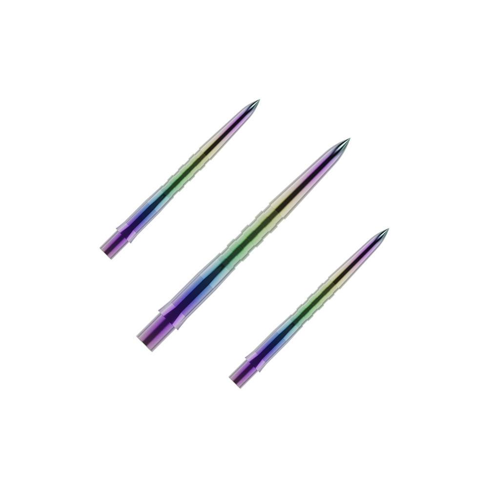 Punte per freccette Mission Caliburn EVO - Scanalate - Corallo Auf dem Bild sind drei bunte, gerillte Dartspitzen zu sehen. Sie haben eine glänzende Oberfläche mit violetten, grünen und blauen Farbverläufen.