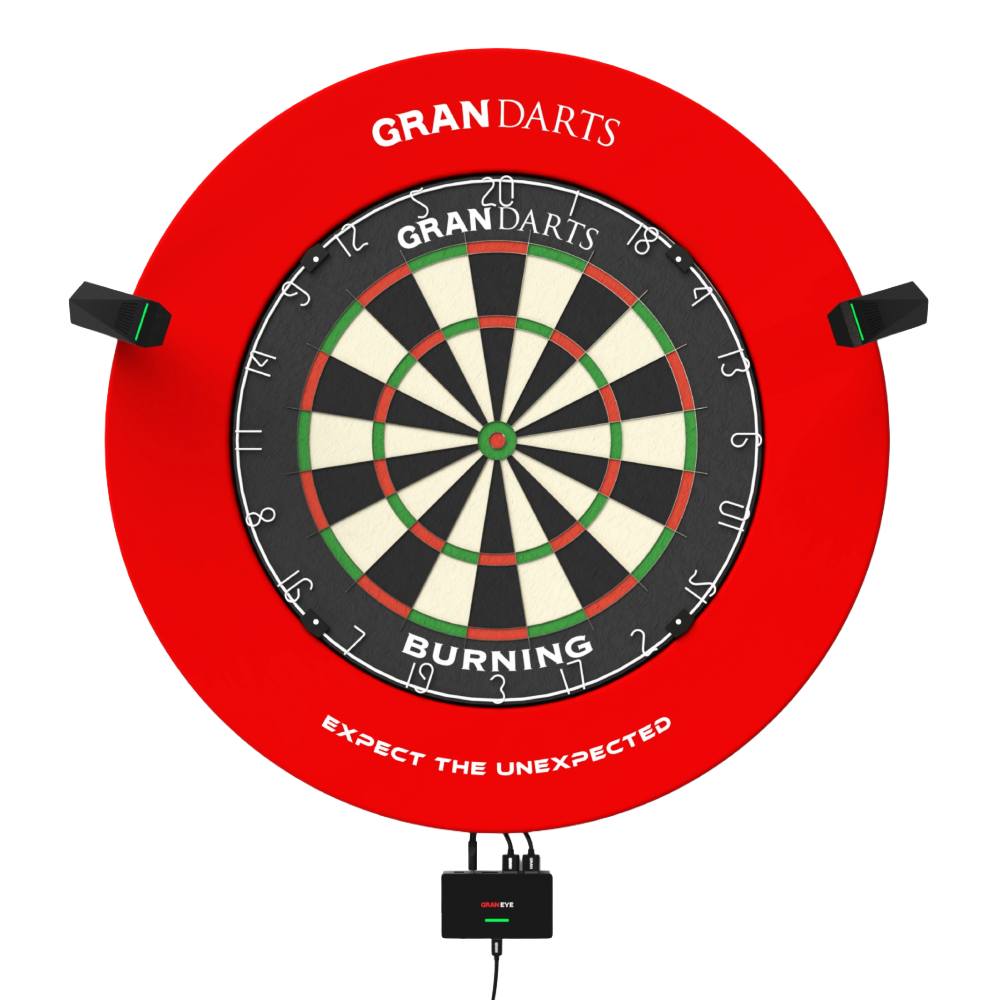 Das Bild zeigt das GranDarts GranEye Steeldart Auto-Scoring-System mit einer roten Umrandung und einer klassischen Dartscheibe. Kameras sind an den Seiten angebracht, um die automatisierte Punktezählung zu ermöglichen.