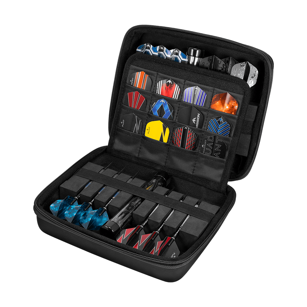 Portafoglio Mission Luxor Dart Das Bild zeigt das Produkt mit dem Dateinamen M000441_Mission_Luxor_Dart-Wallet_Black_5. Dies könnte eine schwarze Dart-Tasche oder ein ähnliches Zubehör sein.