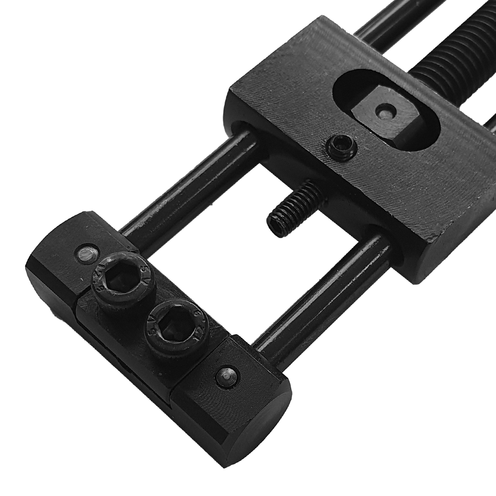 Designa Dart Repointer Black Pro Edition - Cambia punta Designa Dart Repointer Black Pro Edition - Spitzenwechsler ist ein Tool zum Wechseln von Dartspitzen. Das Bild zeigt das Produkt aus schwarzem Material.