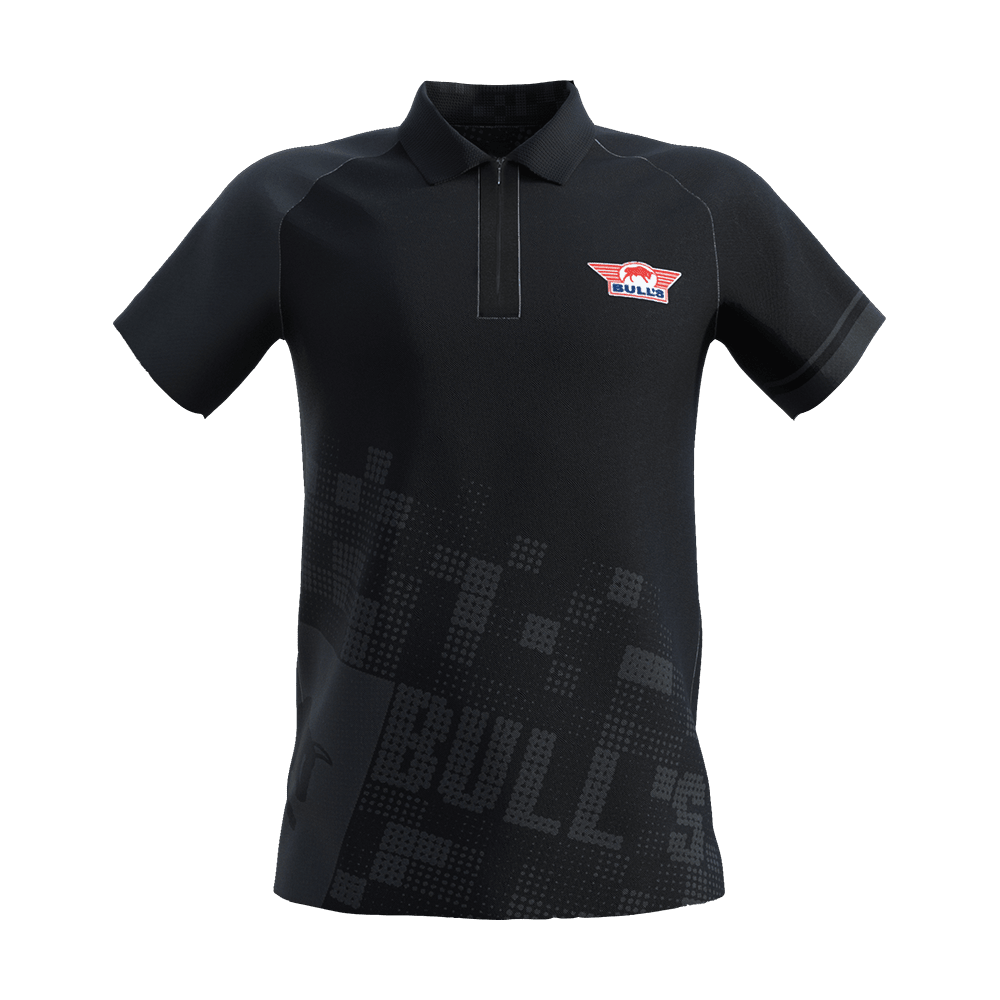 BU69610_BullsNL_Plain_Black_Dart_Poloshirt_1 Das Bild zeigt ein schwarzes Poloshirt von Bulls NL mit einem dezenten Muster und dem Bulls-Logo auf der Brust. Das Shirt ist kurzärmlig und hat einen klassischen Polokragen.