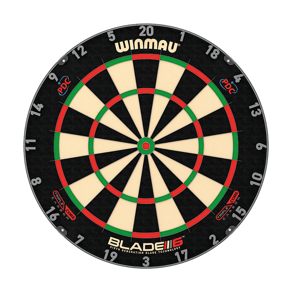 Winmau Blade 6 Triple Core Set con PDC Surround e 2 set di freccette Zu sehen ist das Winmau Blade 6 Triple Core Set mit PDC Surround und 2 Sets Darts. Das Bundle bietet eine Turnier-Dartscheibe mit schwarzem Surround und zwei Dart-Sets.