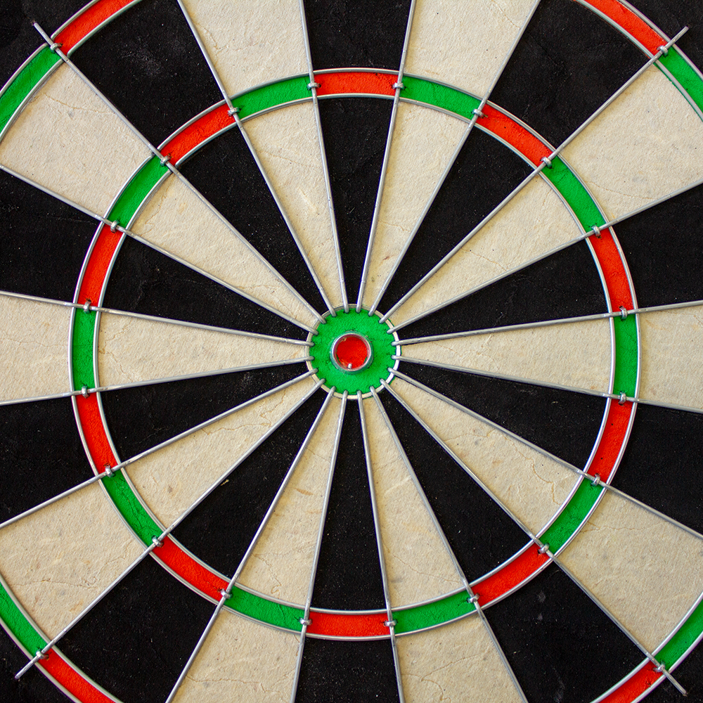 1602_Winmau_Pro_SFB_Dartboard_3 Winmau Pro SFB Dartboard frontal abgebildet. Die Segmente und Zahlen sind klar strukturiert.