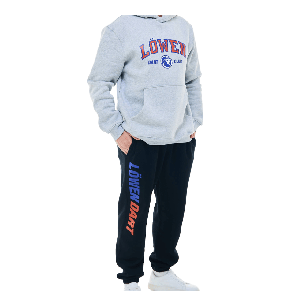 Pantaloni da jogging della collezione Lion Hier ist die Löwen Kollektion Jogger zu sehen. Die Hose eignet sich ideal zum Entspannen und für sportliche Aktivitäten.
