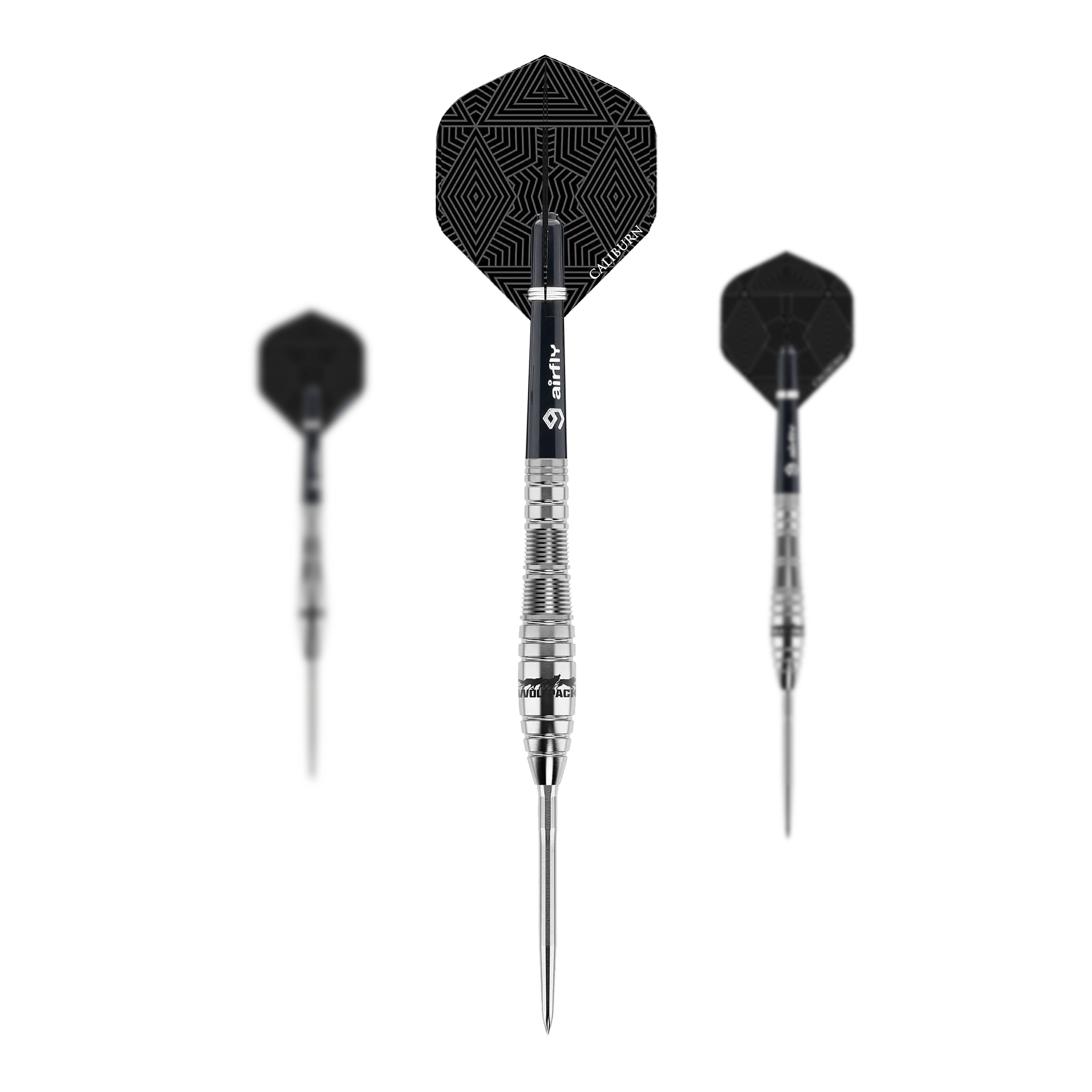 Freccette in acciaio Caliburn Wolfpack W2 - 22 g Das Bild zeigt drei Steeldarts des Produkts "Caliburn Wolfpack W2 Steeldarts - 22g". Die Darts haben silberne Spitzen und schwarze Flights mit geometrischem Muster.