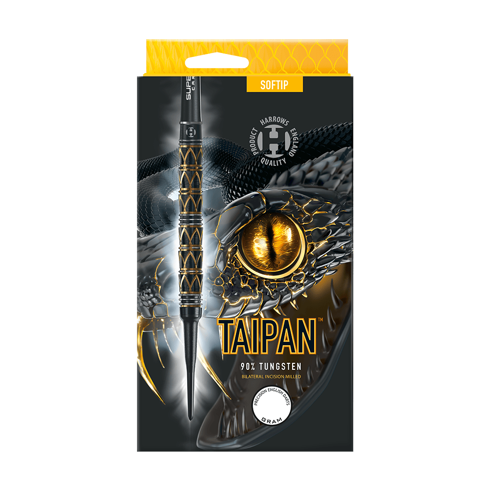 HA29129_Harrows_Taipan_Softdarts_3 Die Abbildung zeigt die Verpackung der Harrows Taipan Softdarts mit einem auffälligen Schlangendesign. Auf der Vorderseite sind ein Dartpfeil und das Taipan-Logo sowie Hinweise auf 90% Tungsten-Material zu sehen.