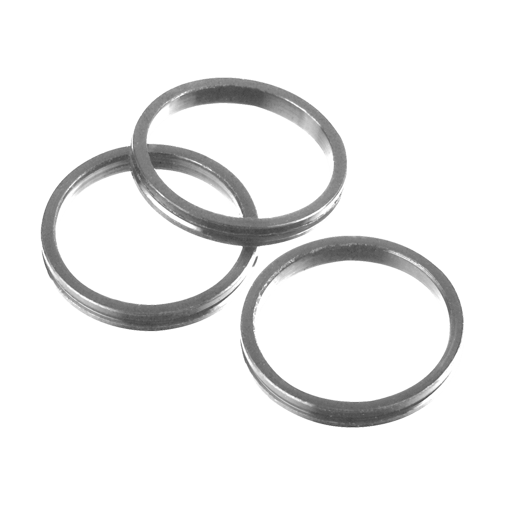 110291_Target_Titanium_Pro_Grip_Shaftringe_1 Das Bild zeigt drei silberne Ringe, die als Target Titanium Pro Grip Shaftringe bekannt sind. Sie werden verwendet, um Dart-Flights sicher am Schaft zu halten.