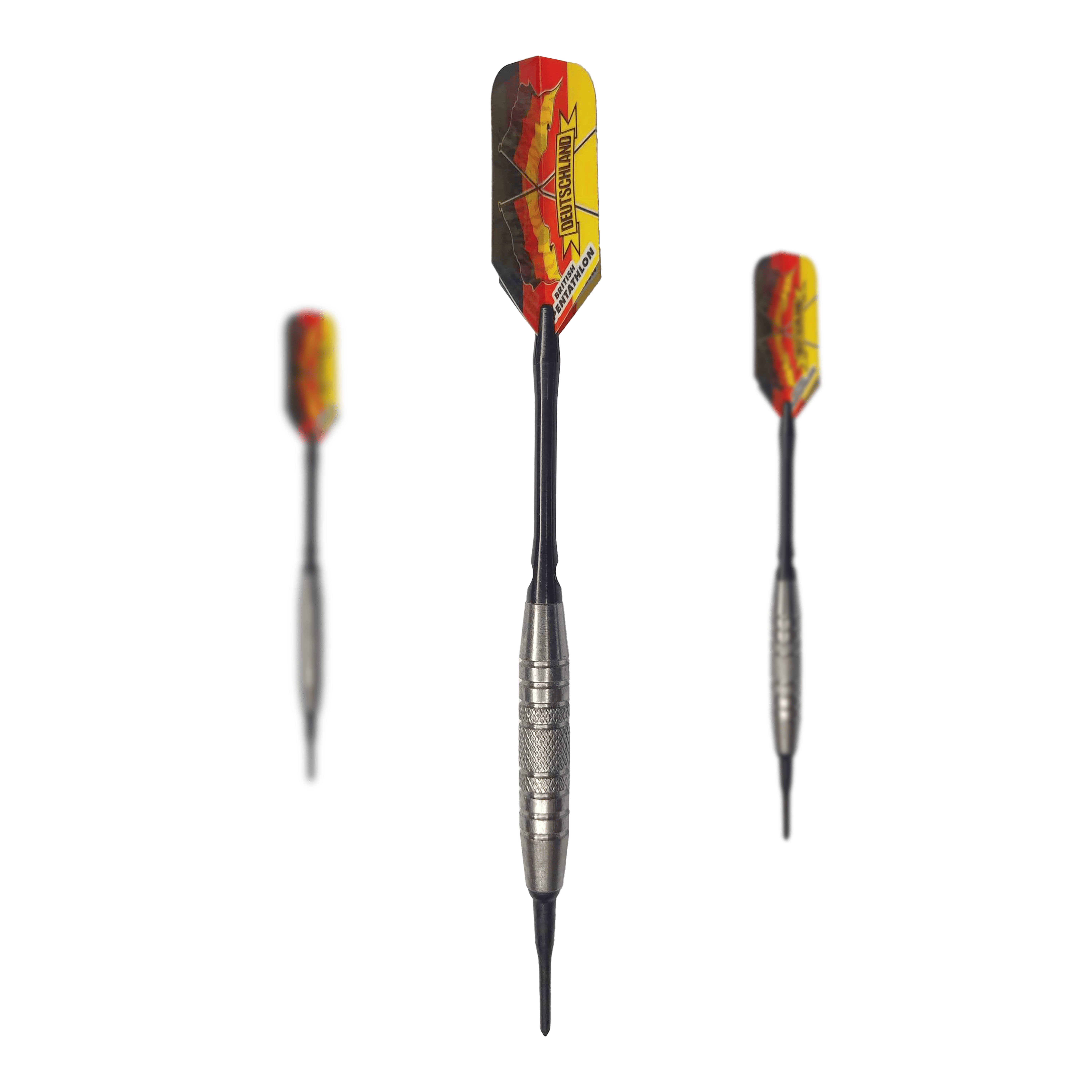 Freccette morbide McDart 85 Tungsten V6 - 16 g Das Bild zeigt drei Softdarts des Modells "McDart 85er Tungsten V6" mit einem Gewicht von 16g. Die Darts haben silberne Barrels und bunte Flights in Rot-Gelb-Schwarz.
