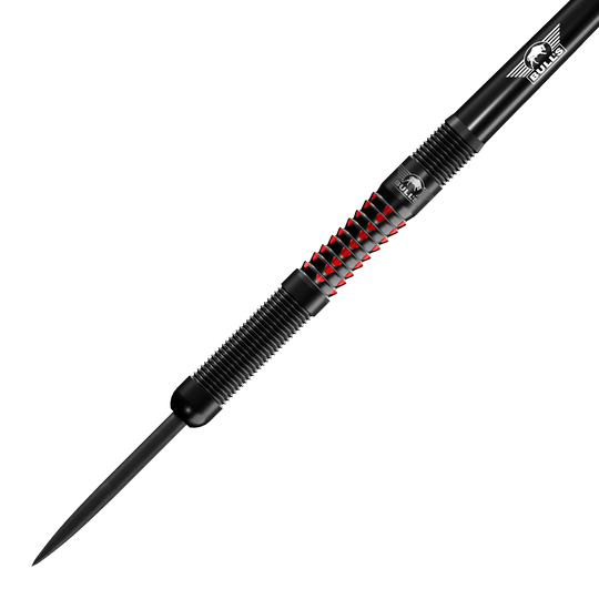 Bulls NL Benjamin Pratnemer freccette in acciaio - 20 g Auf dem Bild ist der Bulls NL Benjamin Pratnemer Steeldart mit 20g Gewicht zu sehen. Der Dart hat ein schwarzes Design mit roten Akzenten und feinen Rillen für besseren Halt.