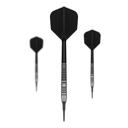 Target Japan Black Marque Lumiere GEN3 Freccette morbide - 18,5 g Das Bild zeigt drei schwarze Softdarts des Modells "Target Japan Black Marque Lumiere GEN3" mit einem Gewicht von 18,5g. Die Dartpfeile haben silber-schwarze Griffrillen und schwarze Flights.