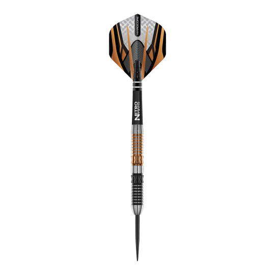 Freccette in acciaio Red Dragon Panterra Das Bild zeigt einen Red Dragon Panterra Steeldart mit auffälligem orange-schwarzem Design. Der Dart verfügt über eine strukturierte Griffzone und eine scharfe Metallspitze.