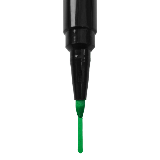 Segnaposto Dies ist ein schwarzer Boardmarker mit einer grünen Spitze. Die Spitze hinterlässt eine grüne Linie.