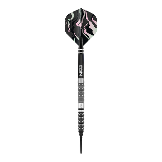 Freccette morbide coniche Red Dragon Paradym - 20 g Das Bild zeigt einen Red Dragon Paradym Tapered Softdart mit 20g Gewicht. Der Dart hat ein modernes, schwarzes Design mit Details in Silber und einem gemusterten Flight.