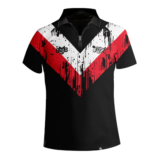 Maglietta con freccette a righe bianche di Shot Michael Smith Dieses Bild zeigt das "Shot Michael Smith White Stripe Dartshirt". Das Shirt ist schwarz mit auffälligen roten und weißen Streifen im V-Design und hat einen kurzen Reißverschluss am Kragen.