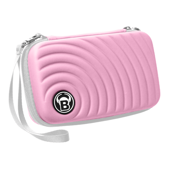 Das Bild zeigt das Produkt Bulls Orbis XL Dartcase in Pink. Die Darttasche ist speziell für die sichere Aufbewahrung von Darts geeignet.