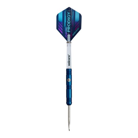 Unicorn Prodigy 01 Parallel Steeldarts Das Bild zeigt einen Unicorn Prodigy 01 Parallel Steeldart. Der Dartpfeil hat ein blaues Design mit einer glänzenden Spitze und einem Flight mit der Aufschrift "PRODIGY".