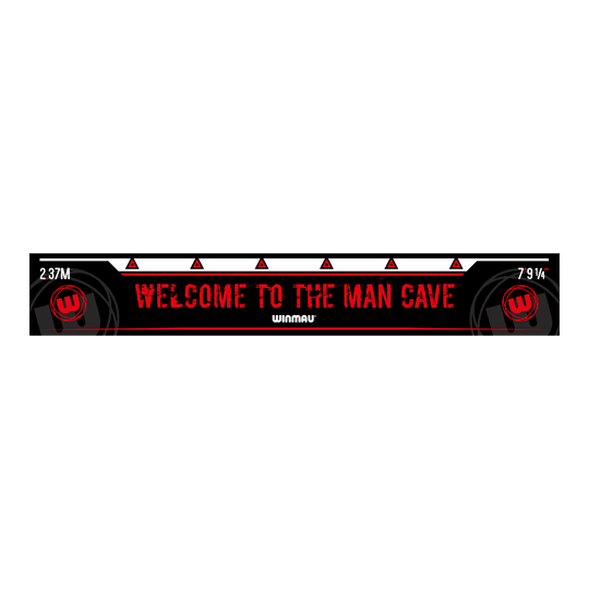 Linea di lancio di Winmau Mancave Das Bild zeigt das Produkt "Winmau Mancave Abwurflinie" mit der Aufschrift "Welcome to the Man Cave". Die Abwurflinie ist schwarz-rot gestaltet und zeigt die Maße 2,37m und 7'9¼''.
