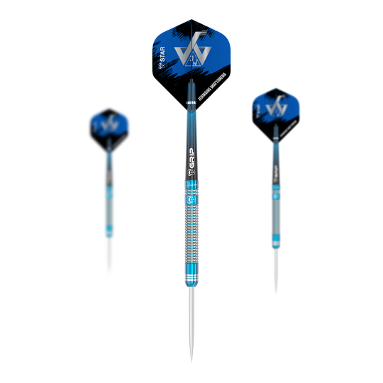 Freccette in acciaio Bulls Jermaine Wattimena Generation 3 Das Bild zeigt drei Steeldarts des Modells "Bulls Jermaine Wattimena Generation 3". Die Darts haben blaue Flights mit weißen Initialen und silber-blau gestreifte Schäfte.