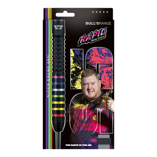 Bulls NL Ricky Evans Rapid 95 freccette in acciaio Das Foto zeigt die Bulls NL Ricky Evans Rapid 95 Steeldarts in der 23g-Ausführung. Die Darts werden aus einer anderen Perspektive dargestellt.