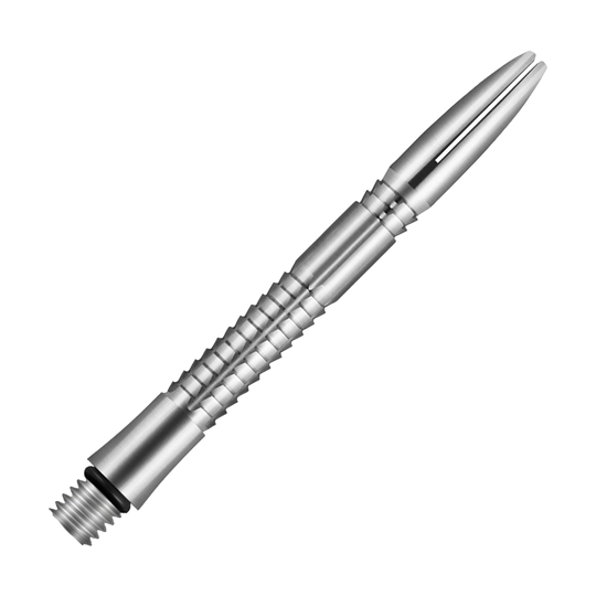 Aste Shot Mako Titanium Das Bild zeigt einen silbernen, gerillten Titanschaft für einen Dartpfeil. Er hat eine glatte, spitz zulaufende Oberfläche und ist detailliert verarbeitet.