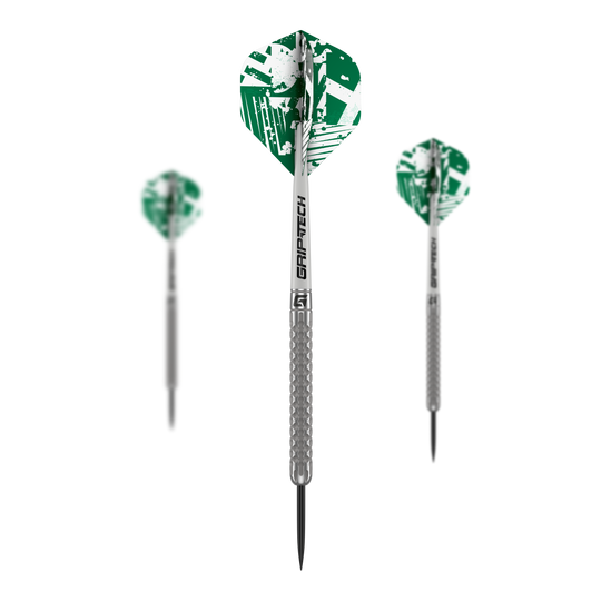 Freccette in acciaio al tungsteno GOAT Fairway V1 Das Bild zeigt drei GOAT Fairway V1 Tungsten Steeldarts mit grünen und weißen Flights. Die Darts haben silberne Griffe mit strukturiertem Muster und schwarzer Spitze.