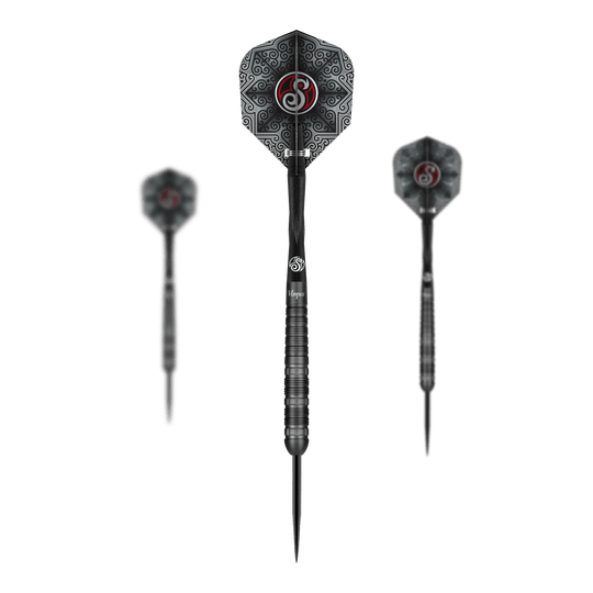 Shot Pro-Series Haupai Puha 2 freccette in acciaio - 24 g Das Bild zeigt drei Steeldarts des Produkts "Shot Pro-Series Haupai Puha 2" mit einem Gewicht von 24 Gramm. Die Darts haben ein schwarzes Design mit auffälligen Mustern auf den Flights.