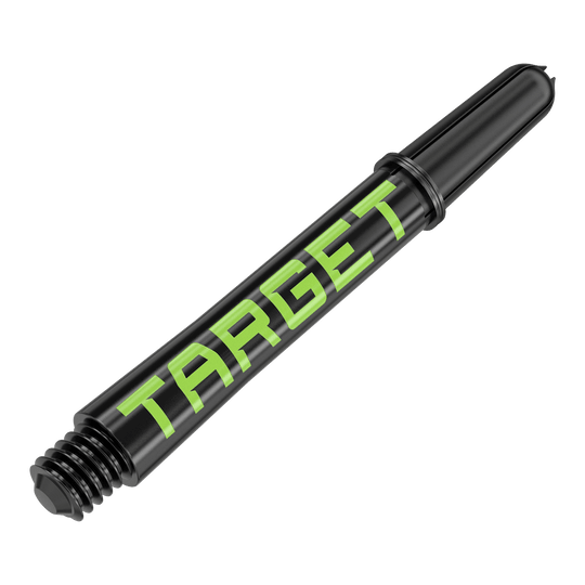 Aste Target Pro Grip TAG - 3 set - Nero Verde Das Bild zeigt einen schwarzen Dart-Schaft mit grünem Schriftzug „TARGET“. Der Schaft hat ein Schraubgewinde an einem Ende.