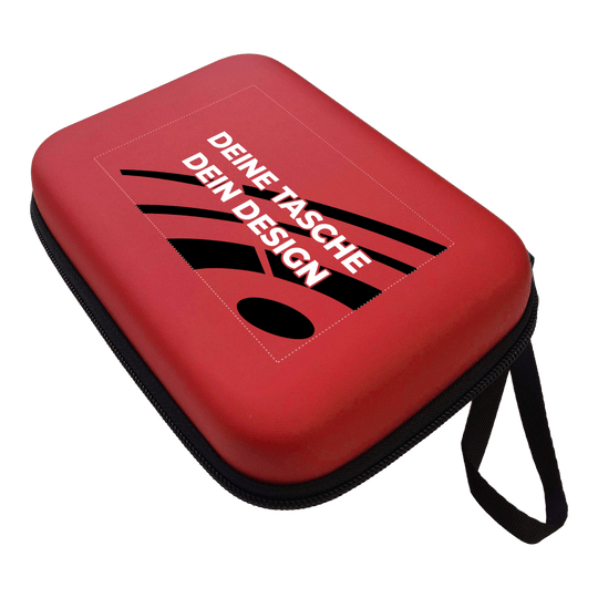Custodia per freccette System-4 con il tuo design Das Foto zeigt ein Dartcase System 4 in Rot. Das Etui schützt und organisiert Dartpfeile und Zubehör.