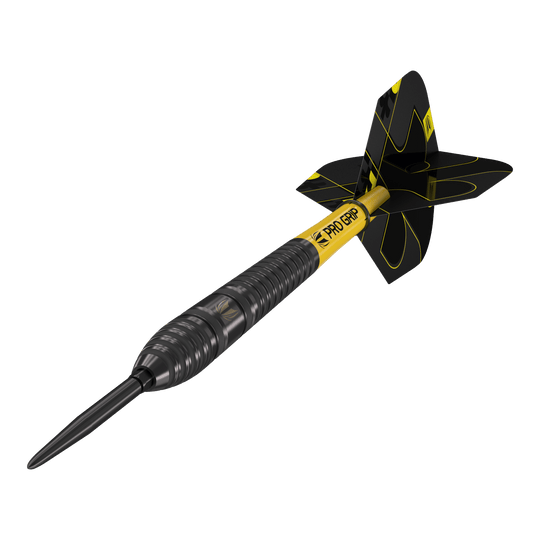 Freccette in acciaio Target Bolide Void 03 Swiss Point Das Bild zeigt einen Target Bolide Void 03 Swiss Point Steeldart. Der Dart ist schwarz mit gelben Akzenten und hat den Schriftzug "Pro Grip" auf dem Schaft.