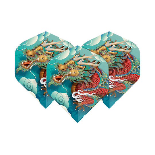 Voli Pentathlon Dragon Das Bild zeigt drei Dart-Flights mit einem bunten Drachenmotiv vor einem blauen Himmel mit Wolken. Es handelt sich um das Produkt "Pentathlon Dragon 5 Standard Flights".