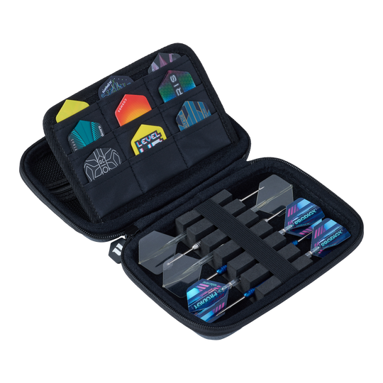 Custodia per freccette Unicorn Vanguard Medium - Grigio Das Bild zeigt das Unicorn Vanguard Medium Dartcase in der Farbe Grau. Diese Tasche ist robust und eignet sich für Dartspieler.