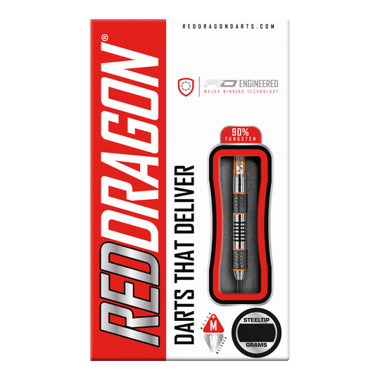 Red Dragon Amberjack 5 freccette in acciaio - 24 g Die Abbildung zeigt die Verpackung der "Red Dragon Amberjack 5 Steeldarts - 24g". Auf der Packung sind ein sichtbarer Dartpfeil und die Aufschrift "Darts That Deliver" zu sehen.